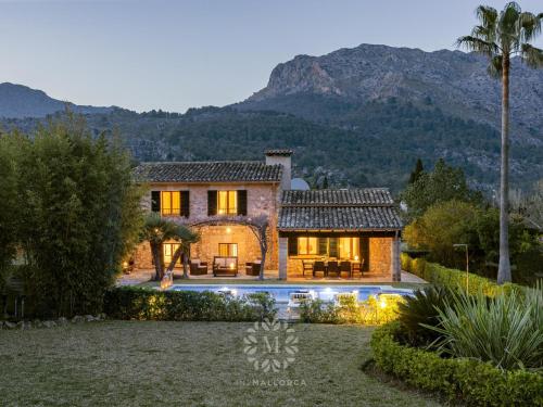 VILLA CAN PERIC WITH POOL Quiet and spacious WIFI