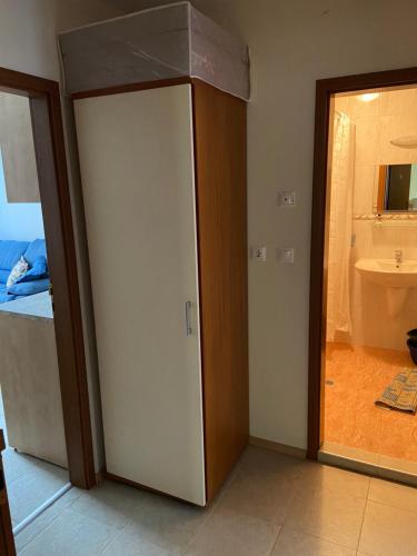 Bilik mandi di Kavarna Paradise Apartments