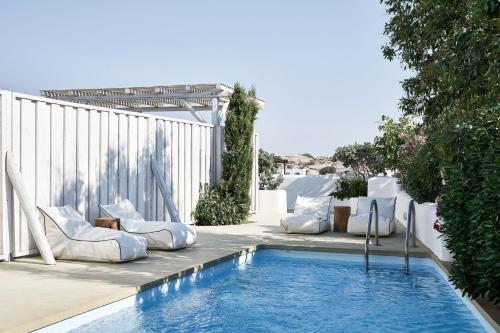 Bazén v ubytování Naxian Utopia | Luxury Villas & Suites nebo v jeho okolí