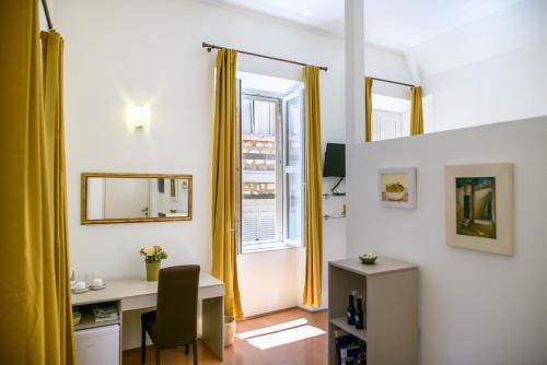 SWEET ROOM OLD TOWN by DuHomes