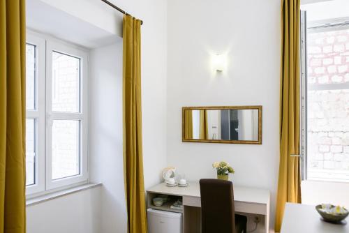 SWEET ROOM OLD TOWN by DuHomes