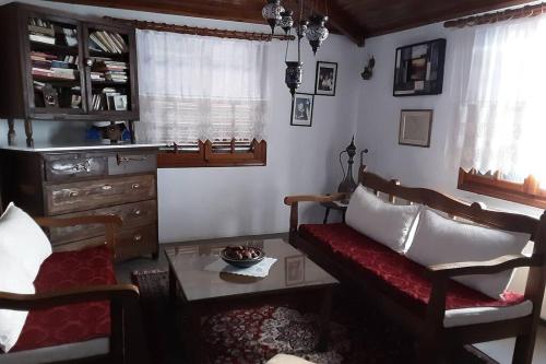 Gallery image of john actors home in Kavala