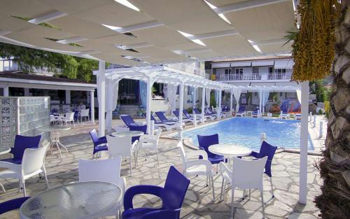 Gallery image of SUNSET HOTEL in Neos Marmaras