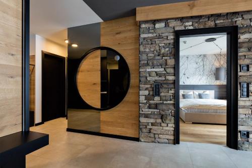 Koupelna v ubytování Atemberaubendes und charismatisches Luxus-Apartment in der Residenz Silvretta - Inklusive Silvretta Card Premium