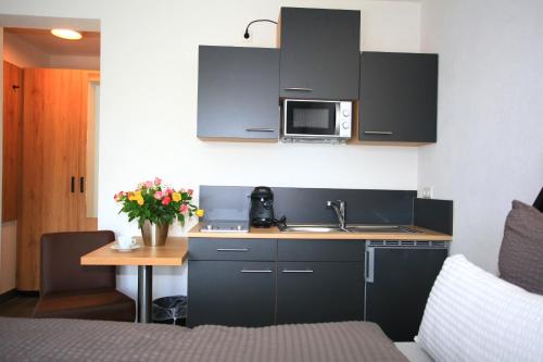 Η κουζίνα ή μικρή κουζίνα στο Überlinger See-Apartments Apartment 9 Über-See