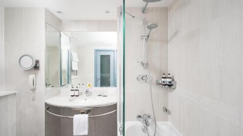 voco St. David's Cardiff by IHG photo 42