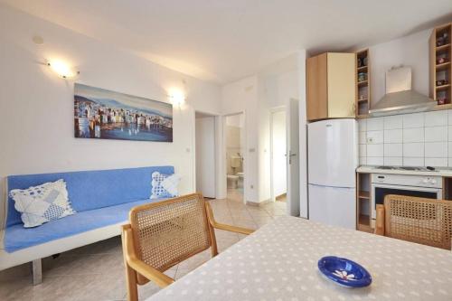 Apartment in Slatine with sea view, terrace, air conditioning, Wi-Fi (4789-4)