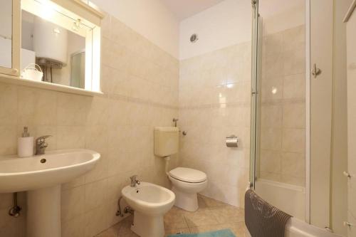 Apartment in Slatine with sea view, terrace, air conditioning, Wi-Fi (4789-4)