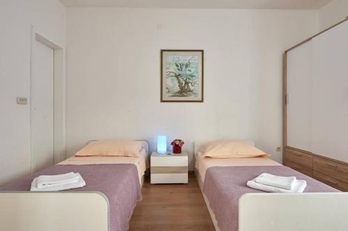 Apartment in Slatine with sea view, terrace, air conditioning, Wi-Fi (4789-4)