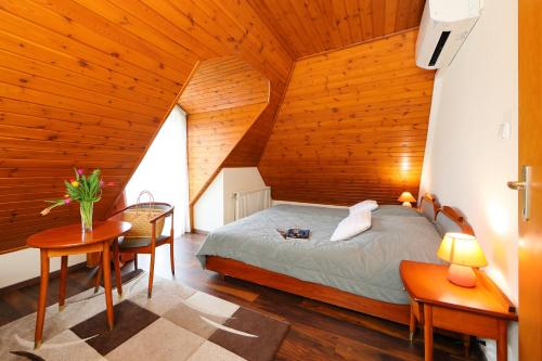 Кровать или кровати в номере Balazs Villa