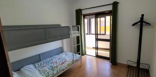 Large Apartment near the beach and Lisbon
