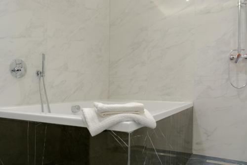 2H Horizon Hotel photo 45