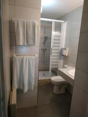 Et badeværelse på hotel les edelweiss