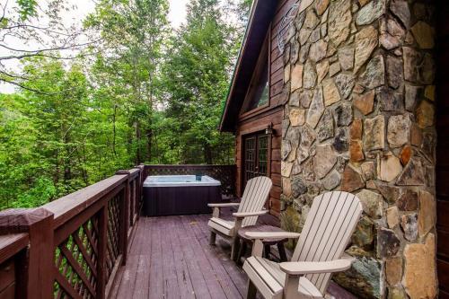 Cabin in the Woods w/ Hot Tub photo 9