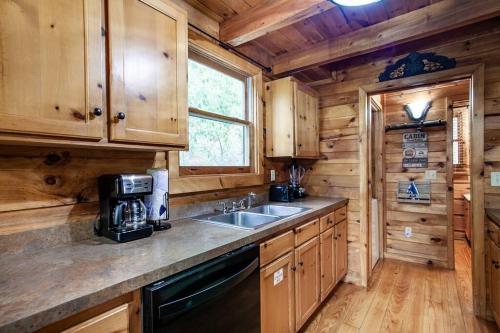 Cabin in the Woods w/ Hot Tub photo 19