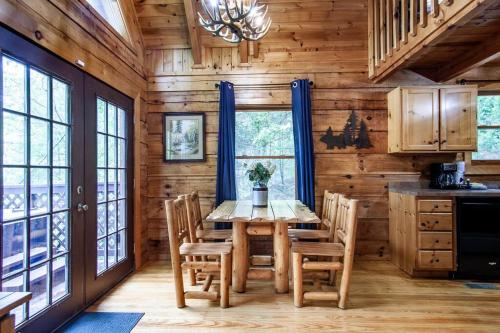 Cabin in the Woods w/ Hot Tub photo 60