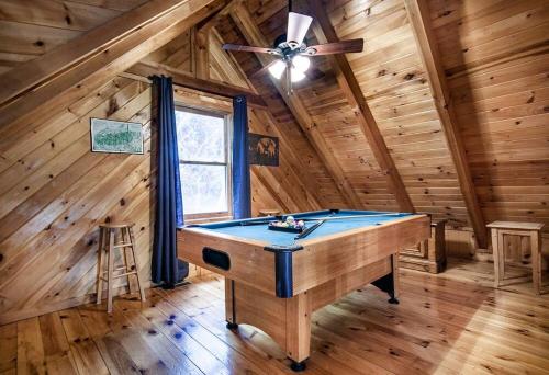 Cabin in the Woods w/ Hot Tub photo 61