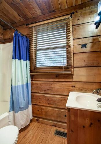 Cabin in the Woods w/ Hot Tub photo 63