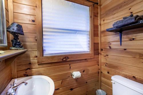 Cabin in the Woods w/ Hot Tub photo 70