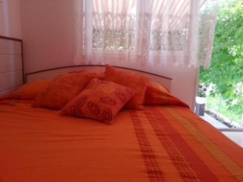 Posteľ alebo postele v izbe v ubytovaní Studio Apartment in Sabunike with Terrace, Air Conditioning, Wi-Fi (231-3)