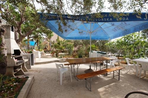 Apartment in Stara Novalja with sea view, terrace, air conditioning, WiFi (183-3)