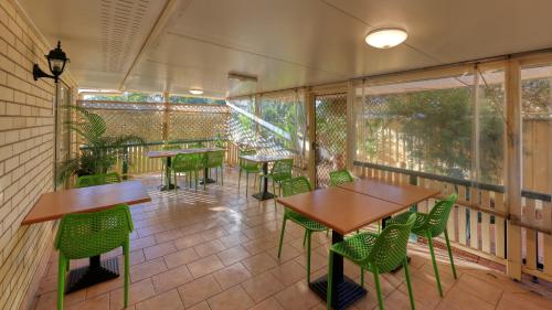Restoran atau tempat lain untuk makan di Riverland Motor Inn