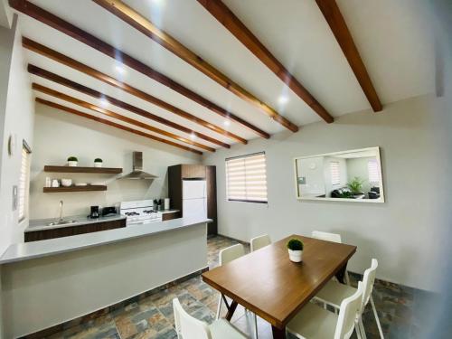 Köök või kööginurk majutusasutuses Villa Macrina