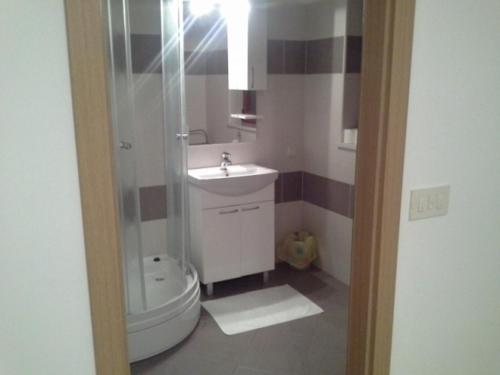 Koupelna v ubytování Room in Susak with air conditioning, W-LAN (3865-5)