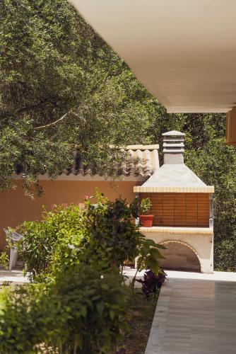 Taman di luar Adriatica View