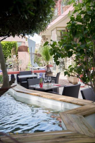 リュネルにあるHôtel restaurant Mon Aubergeのギャラリーの写真