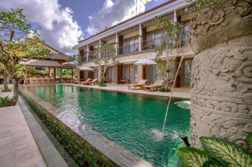 Bazén v ubytování Kahayana Suites Ubud nebo v jeho okolí