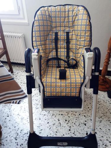 a scooter sitting on the floor in a room at Les Bruyères de Jeanne et René Zoo de Beauval à 20min,Châteaux TOUT INCLUS in Fontguenand