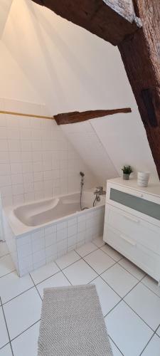 La Loge de Gabrielle tesisinde bir banyo