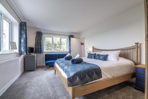 Postel nebo postele na pokoji v ubytování Martello View - 3 Bedroom Holiday Home - Llanreath