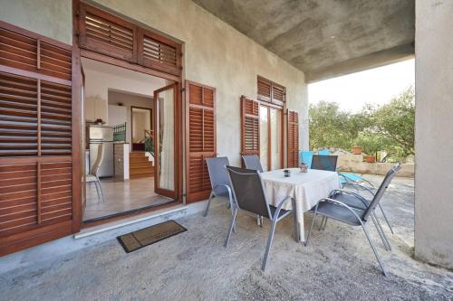 Apartment in Slatine with Terrace, Air conditioning, Wi-Fi (4789-3)