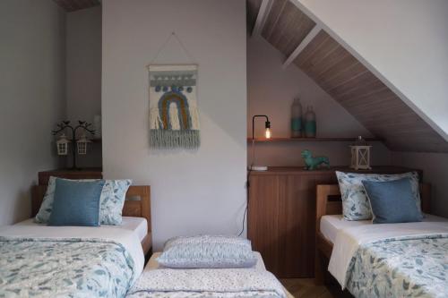 Postel nebo postele na pokoji v ubytování Mooi Lake House Luxury Villa