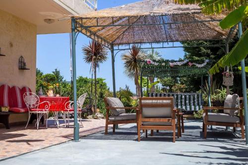 Κήπος έξω από το Laylande House