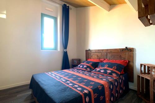Renovated 2 bedroom duplex apartment in the center of Antibes