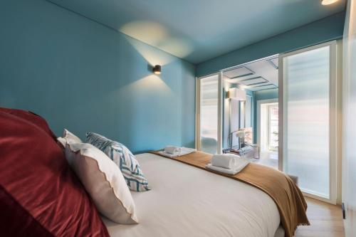 Ribeira Old Town Charming Flat w/ AC by LovelyStay
