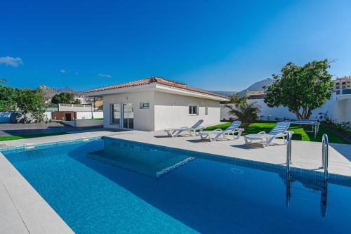 303 CHALET JARDIN with POOL and BIG GARDEN