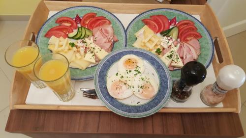 Makanan di atau berdekatan apartmen