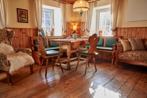 Romantische Ferienhütte Nationalpark Kalkalpen, sonnig, 2 Schlafzimmer, Wlan