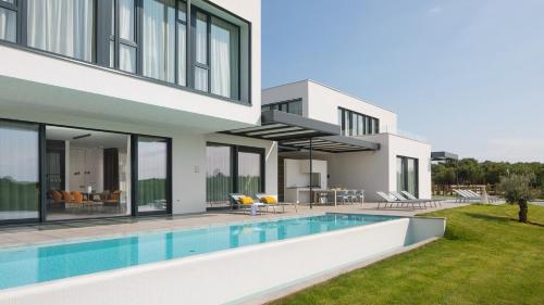 Villa Noble 1 by Villas Holiday