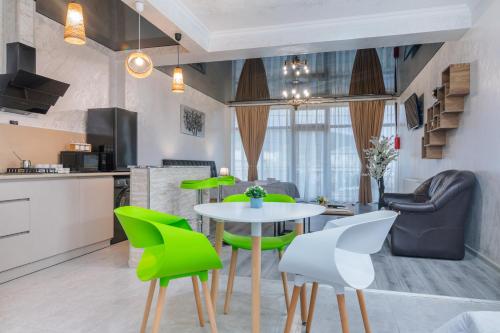 Una cocina o cocineta en Hotel Home+