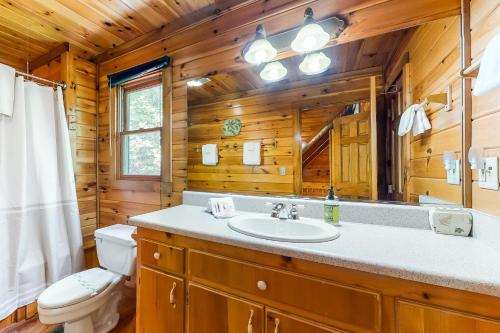 Gallery image of Lucilles Creekside Hideaway in Blue Ridge