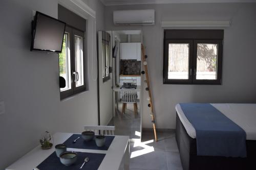 Antigonis Garden House