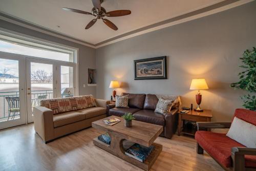 Mears House Unit 2D – Photos 3