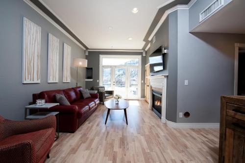Mears House Unit 2C – Photos 3