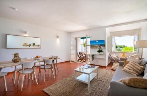 Beach villa with ocean view and rooftop cinema