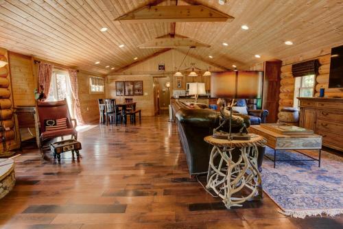 Mountain Laurel Oasis – Photos 4